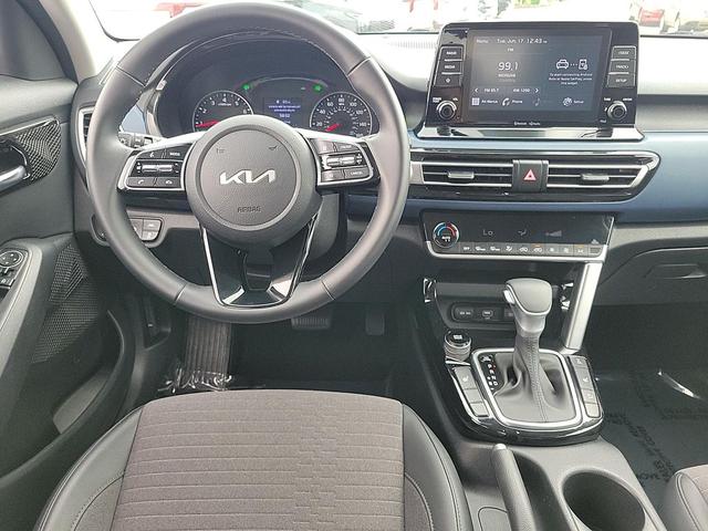 Photo of 2023 Neptune Blue Kia Seltos