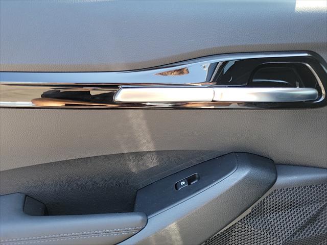 Photo of 2023 Snow White Pearl Kia Seltos