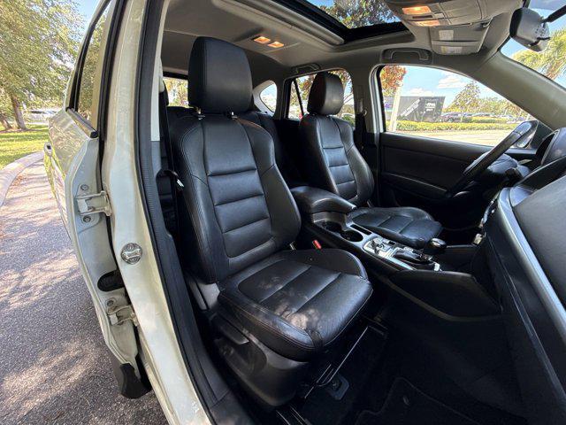 Photo of 2016 Crystal White Pearl Mica Mazda CX-5