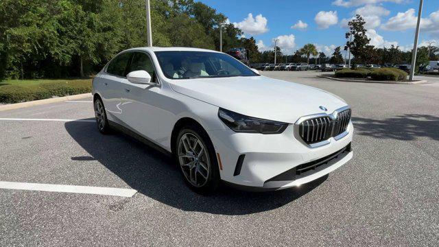 Photo of 2024 Alpine White BMW i5