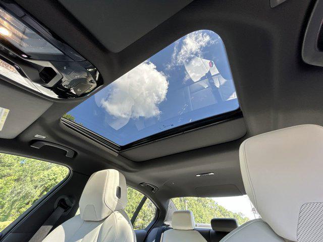 Photo of 2024 Alpine White BMW i5