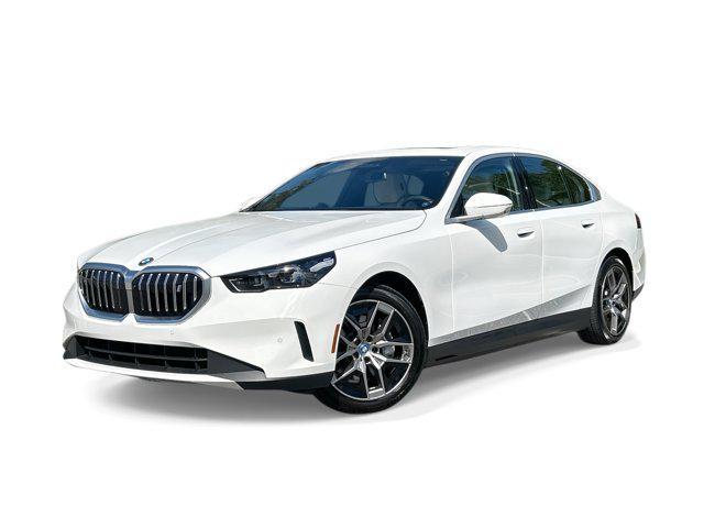 Photo of 2024 Alpine White BMW i5