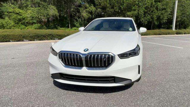 Photo of 2024 Alpine White BMW i5
