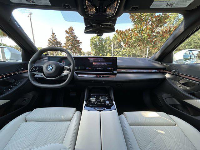 Photo of 2024 Alpine White BMW i5
