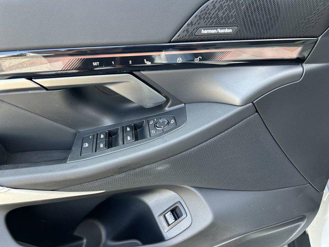 Photo of 2024 Alpine White BMW i5