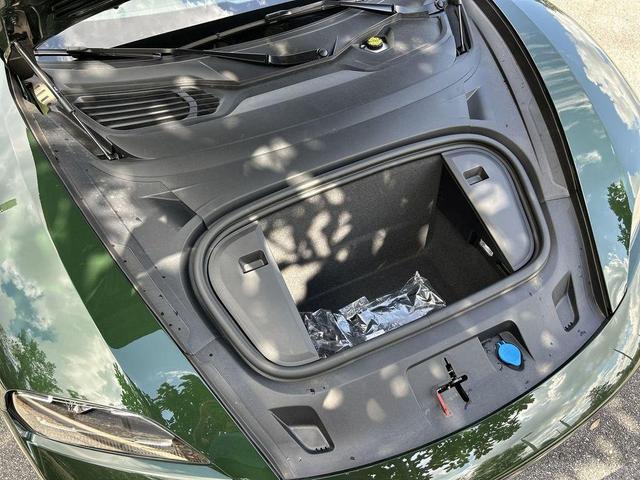 Photo of 2025 Oak Porsche Taycan