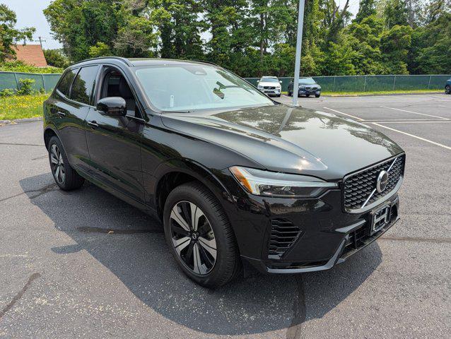 Photo of 2025 Onyx Black Volvo XC60 Plug-In Hybrid