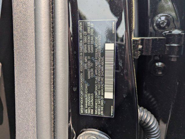 Photo of 2025 Onyx Black Volvo XC60 Plug-In Hybrid