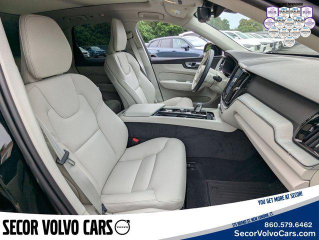 Photo of 2024 Onyx Black Metallic Volvo XC60 Recharge Plug-In Hybrid