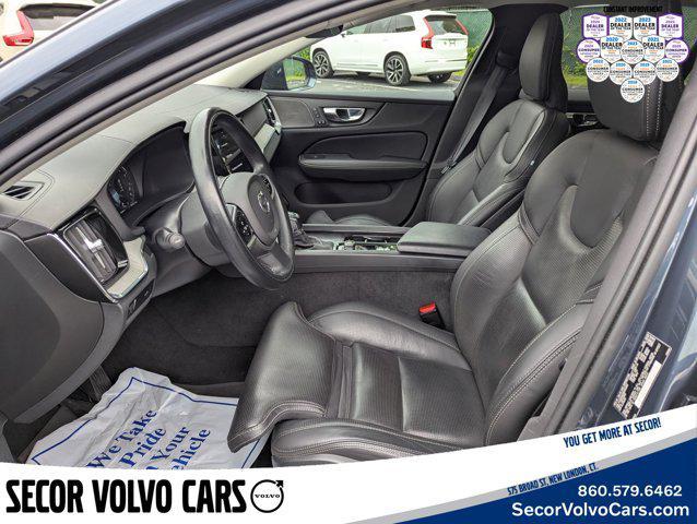 Photo of 2022 Denim Blue Metallic Volvo V60 Cross Country