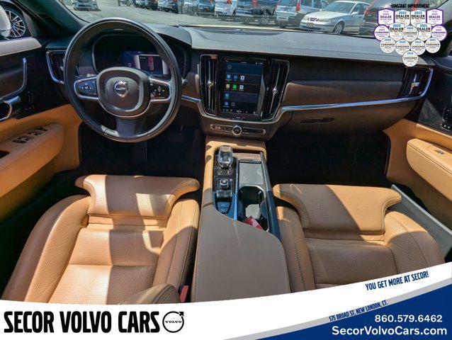 Photo of 2022 Crystal White Metallic Volvo S90