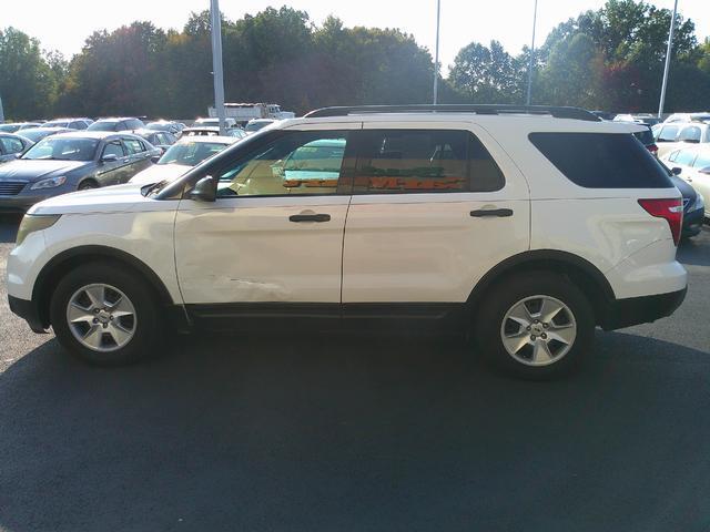 Photo of 2014 Oxford White Ford Explorer
