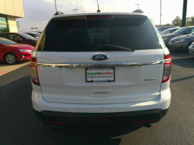 Photo of 2014 Oxford White Ford Explorer