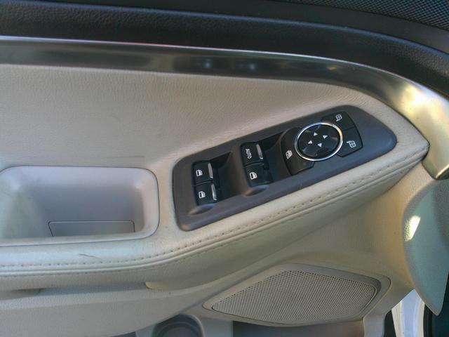 Photo of 2014 Oxford White Ford Explorer
