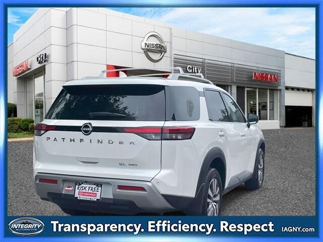 Photo of 2023 Pearl White Tricoat Nissan Pathfinder