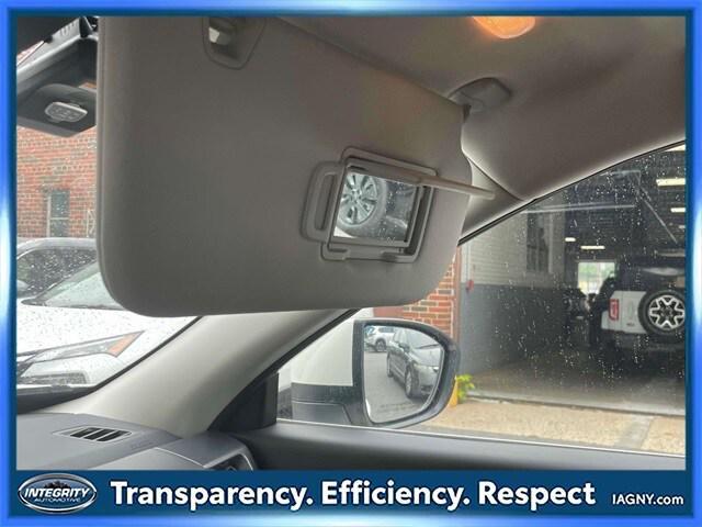Photo of 2023 Pearl White Tricoat Nissan Pathfinder
