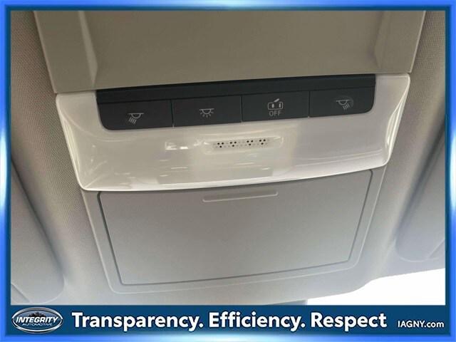 Photo of 2024 Pearl White Tricoat Nissan Altima