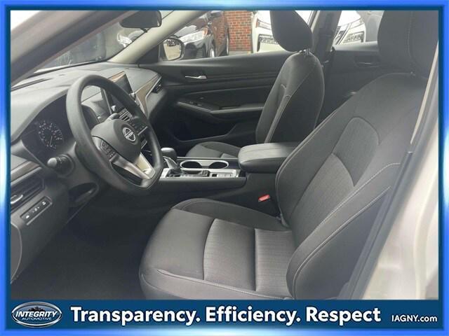 Photo of 2024 Pearl White Tricoat Nissan Altima