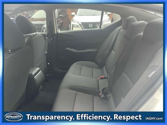Photo of 2024 Pearl White Tricoat Nissan Altima