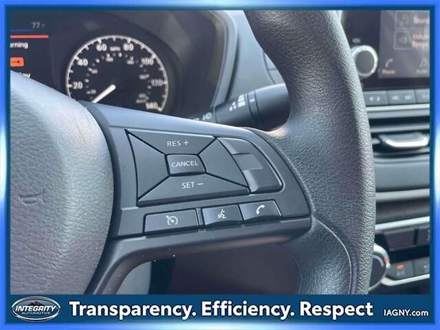 Photo of 2025 Glacier White Nissan Altima