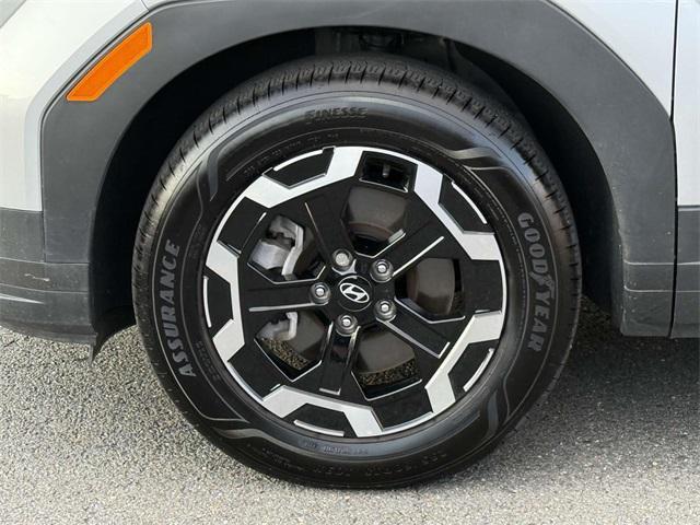 Photo of 2024 Shimmering Silver Hyundai SANTA FE