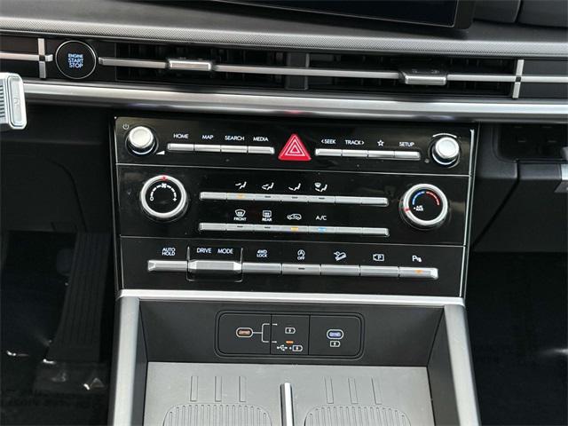 Photo of 2024 Shimmering Silver Hyundai SANTA FE