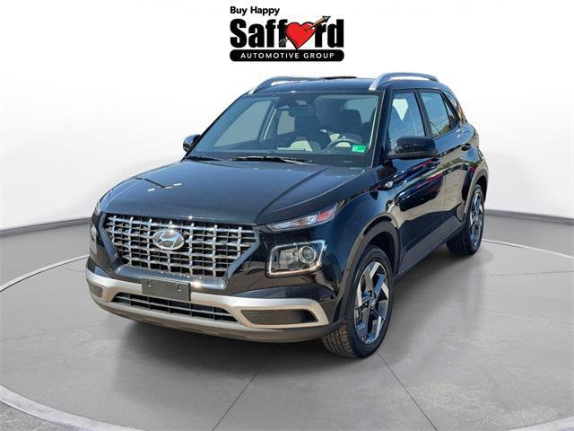 Photo of 2025 Onyx Black Hyundai VENUE