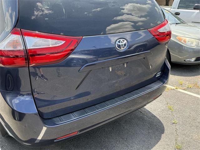 Photo of 2018 Parisian Night Pe Toyota Sienna