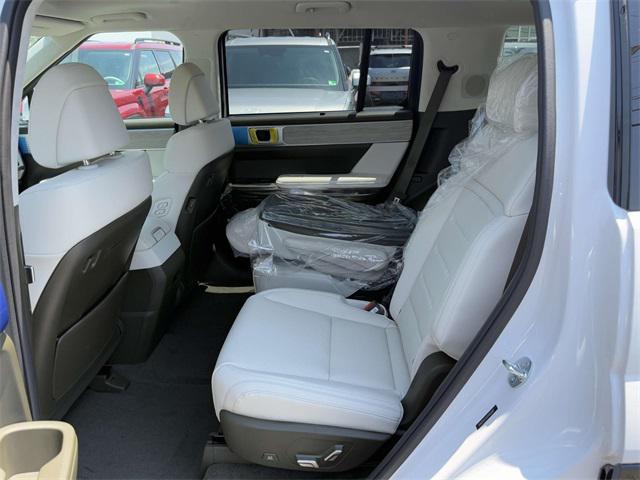 Photo of 2025 Serenity White Hyundai SANTA FE HEV