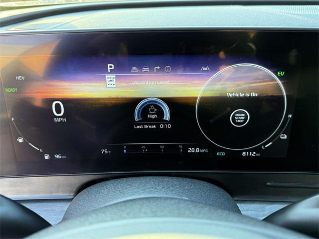 Photo of 2025 Dawning Red Kia Sportage