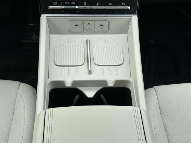 Photo of 2024 Shimmering Silver Hyundai SANTA FE