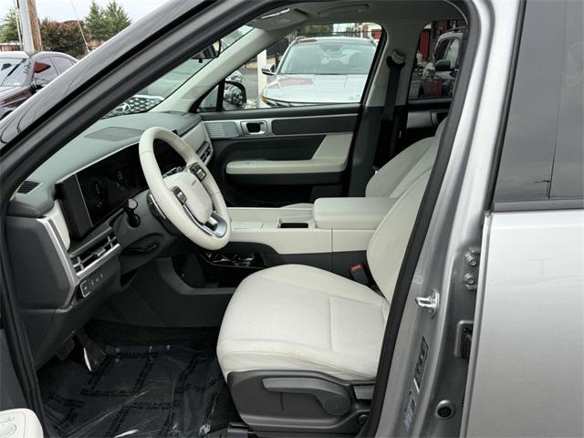 Photo of 2024 Shimmering Silver Hyundai SANTA FE