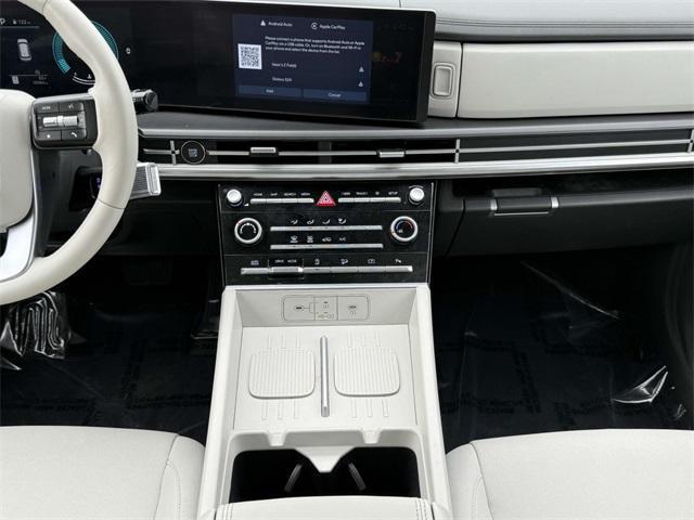 Photo of 2024 Shimmering Silver Hyundai SANTA FE