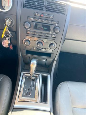 Photo of 2005 Black Dodge Magnum