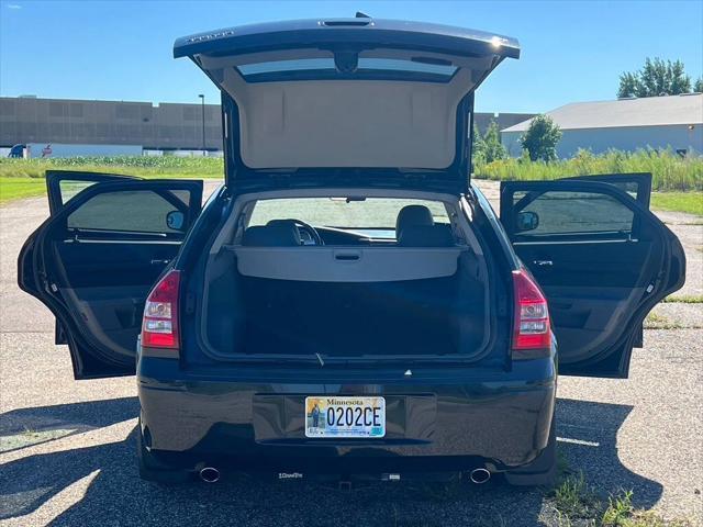 Photo of 2005 Black Dodge Magnum