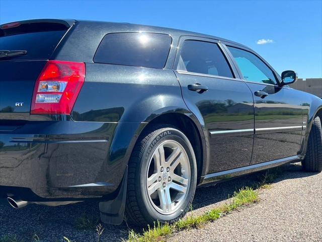 Photo of 2005 Black Dodge Magnum
