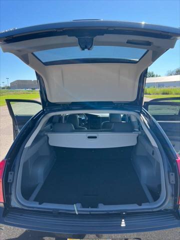 Photo of 2005 Black Dodge Magnum