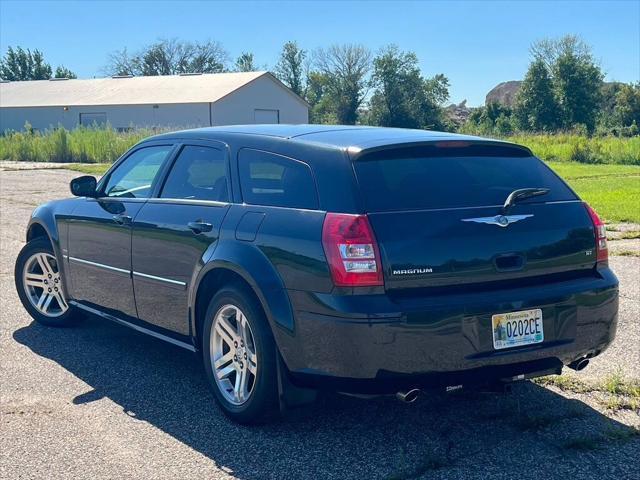 Photo of 2005 Black Dodge Magnum