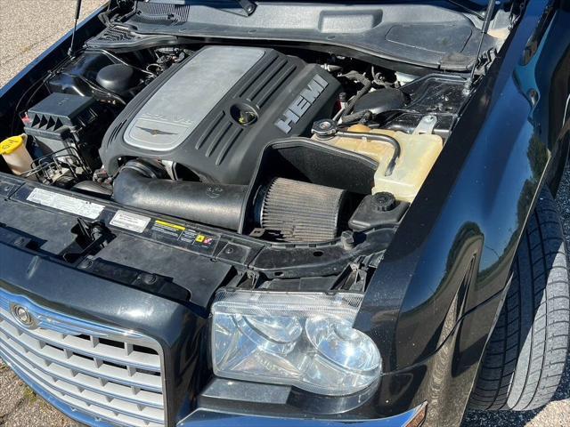 Photo of 2005 Black Dodge Magnum