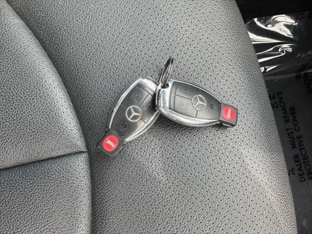 Photo of 2008 Silver Mercedes-Benz E-Class