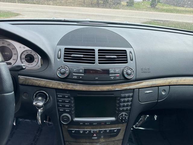 Photo of 2008 Silver Mercedes-Benz E-Class