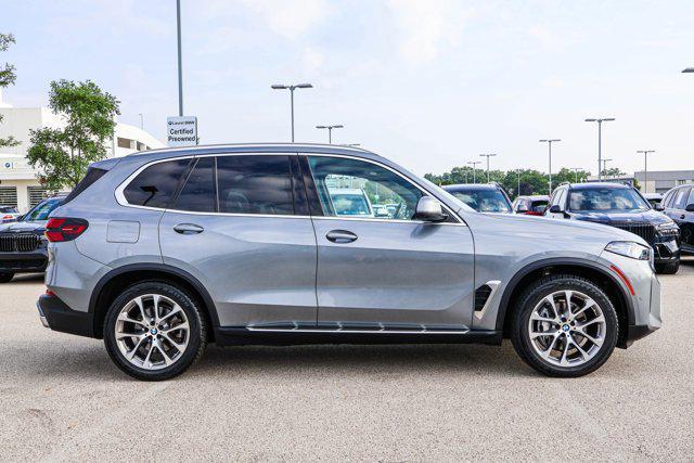 Photo of 2024 Skyscraper Grey Metallic BMW X5