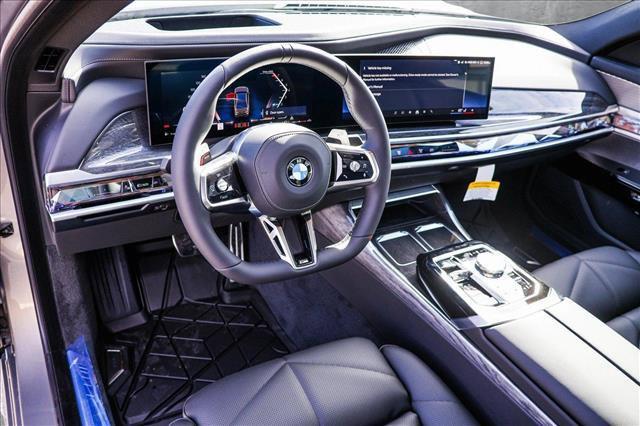 Photo of 2025 Oxide Grey Metallic BMW 740