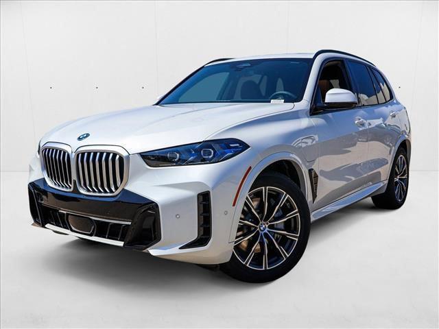 Photo of 2026 Mineral White Metallic BMW X5 PHEV
