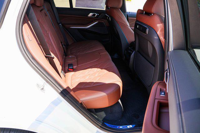 Photo of 2026 Mineral White Metallic BMW X5 PHEV