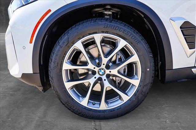 Photo of 2026 Alpine White BMW X5
