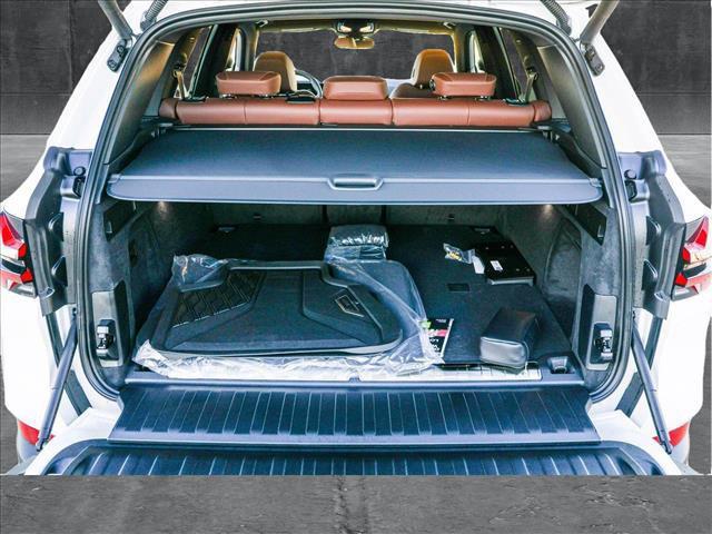 Photo of 2025 Alpine White BMW X5 PHEV