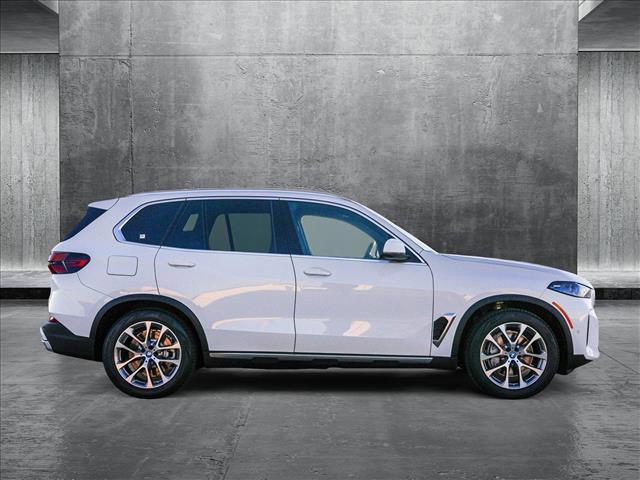 Photo of 2025 Alpine White BMW X5 PHEV