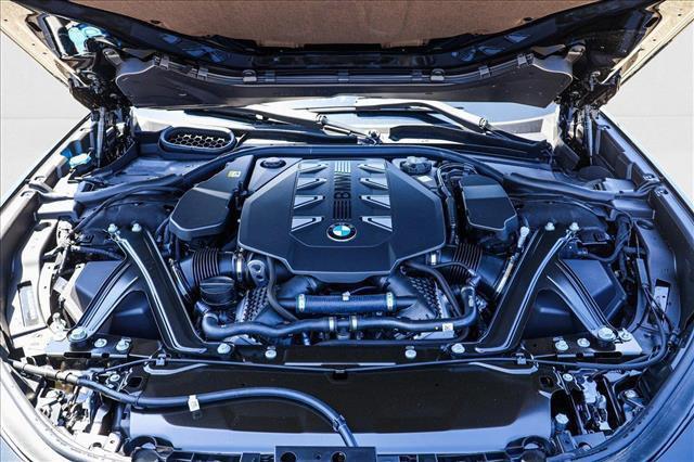 Photo of 2025 Black Sapphire Metallic BMW 760