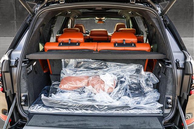Photo of 2025 Black Sapphire Metallic BMW X7